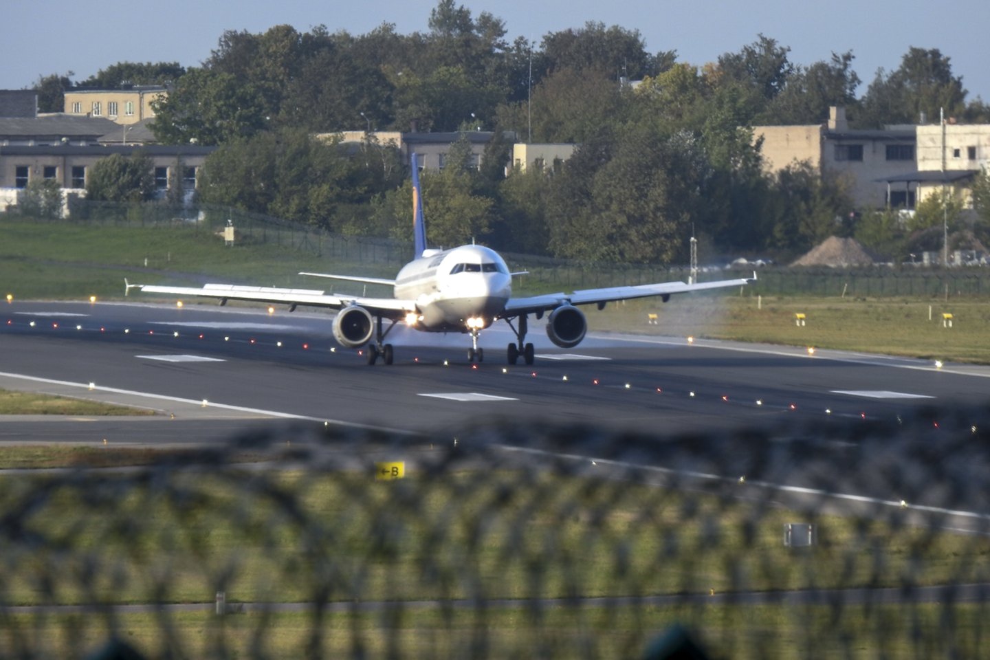 Lietuvos oro uostuose birželį planuojama atnaujinti dar beveik 50 tiesioginių skrydžių maršrutų.<br>V.Ščiavinsko nuotr.