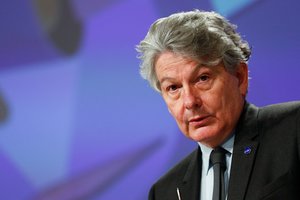 Eurokomisaras T. Bretonas neabejoja, kad Lietuvos įmonės gali gaminti COVID-19 vakcinas