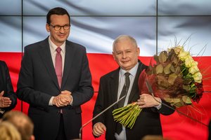 Po korupcijos skandalų – politikų pažadai Lenkijoje: išdalins milijardus