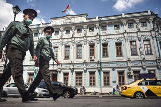 Rusijoje artėjant parlamento rinkimams valdžia didina spaudimą opozicijai