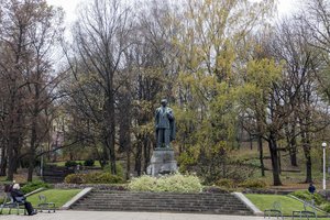 Ar P. Cvirkos paminklui vieta sostinės centre – išdėstė skirtingus argumentus