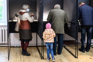 Merų kadencijų ribojimų klausimas – ant svarstyklių: dauguma respondentų linkę pritarti