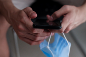 Masinio vakcinavimo efektas: per sekundę daugiau nei 400 skambučių į Koronaviruso karštąją liniją