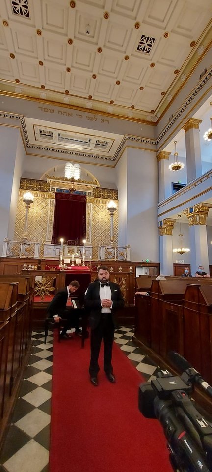  Kopenhagos Didžiojoje sinagogoje įvyko 10-ojo Tarptautinio žydų kultūros festivalio „Jodiske Kulturfestival“ atidarymo koncertas, kuriame pasirodė operos solistas R. Karpis ir pianistas D. Mažintas.<br> Organizatorių nuotr. 