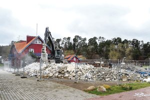 Juodkrantėje – absurdo spektaklis be pabaigos: be namų likusių žmonių pinigus atidavė statytojams