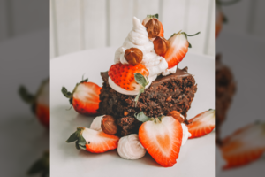 Sodraus skonio bananinis šokoladainis be miltų ir cukraus 