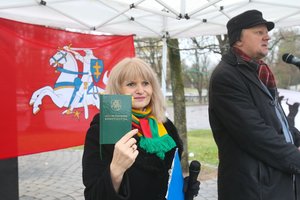 Prieštaringai vertinama pedagogė skelbia kursianti „alternatyvią mokyklą“: nebus nei skiepų, nei „genderizmo pamokų“