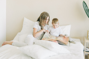 Vaikų literatūros ekspertė dalijasi patarimais, ką galime padaryti, kad vaikai augtų skaitydami