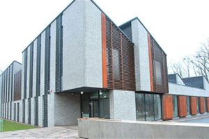 Vėluoja jau trejus metus: nors pastatas stovi, jame – nė gyvos dvasios