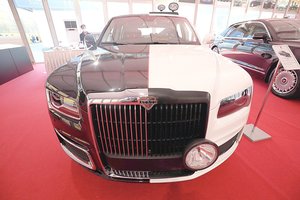 Rusiškus automobilius sieks įpiršti šeichams: jei nepavyks – galės spėlioti apie korupcijos lygį šalyje