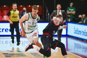 Atsakomosiose LKL finalo rungtynėse „Žalgiris“ susidorojo su „Rytu“ ir atsidūrė per žingsnį nuo čempionų titulo