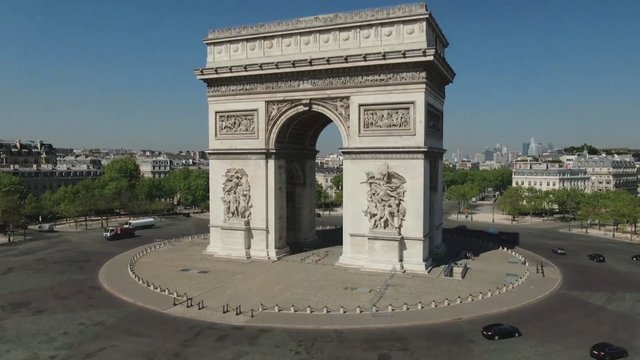 Paryžiaus vaizdai iš oro liks tik archyvuose: uždraudė filmuoti ir fotografuoti dronais