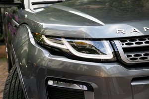Taršių automobilių mokesčio jau surinkta apie 10 mln. eurų: įplaukų už prabangius įmonių automobilius beveik nėra