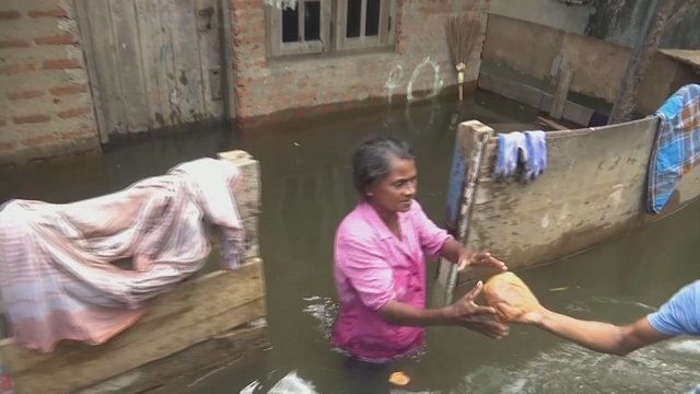 Gamtos stichijos siaubia Šri Lanką: mažiausiai 10 žmonių žuvo dėl stipraus lietaus ir jo sukeltų nuošliaužų