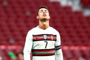 Į Madridą sugrįžęs C. Ronaldo buvo pasitiktas švilpimu, replikų sulaukė ir Portugalijos rinktinės treneris