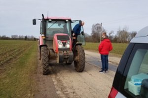 Po gyventojų skundų surengė netikėtą reidą: teršiantiems kelius – nemenkos baudos