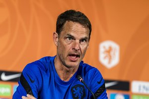 Nyderlandų rinktinės treneris sulaukė brolio pastabos: „Tai pamatęs J. Cruyffas apsiverstų kape“