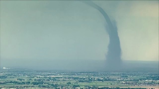 Kolorado valstijoje užfiksuotas tornadas: prieš išsisklaidydamas įveikė virš 20 kilometrų