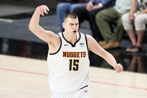 Naudingiausio NBA žaidėjo laurai – „Nuggets“ lyderiui Nikolai Jokičiui