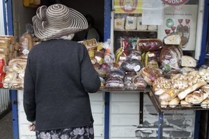 Pirkėjus ragina nepamesti galvos ir įspėja, kad po kelių mėnesių pamatysite naujas maisto kainas