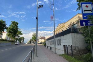 Vietiniai spjaudosi dėl miesto centre pastatyto matuoklio: niekur kitur tokio nėra, o bauda už pažeidimą gali siekti ir 750 eurų