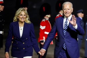 Pirmą J. Bideno ir B. Johnsono akistatą temdo Šiaurės Airijos šešėlis