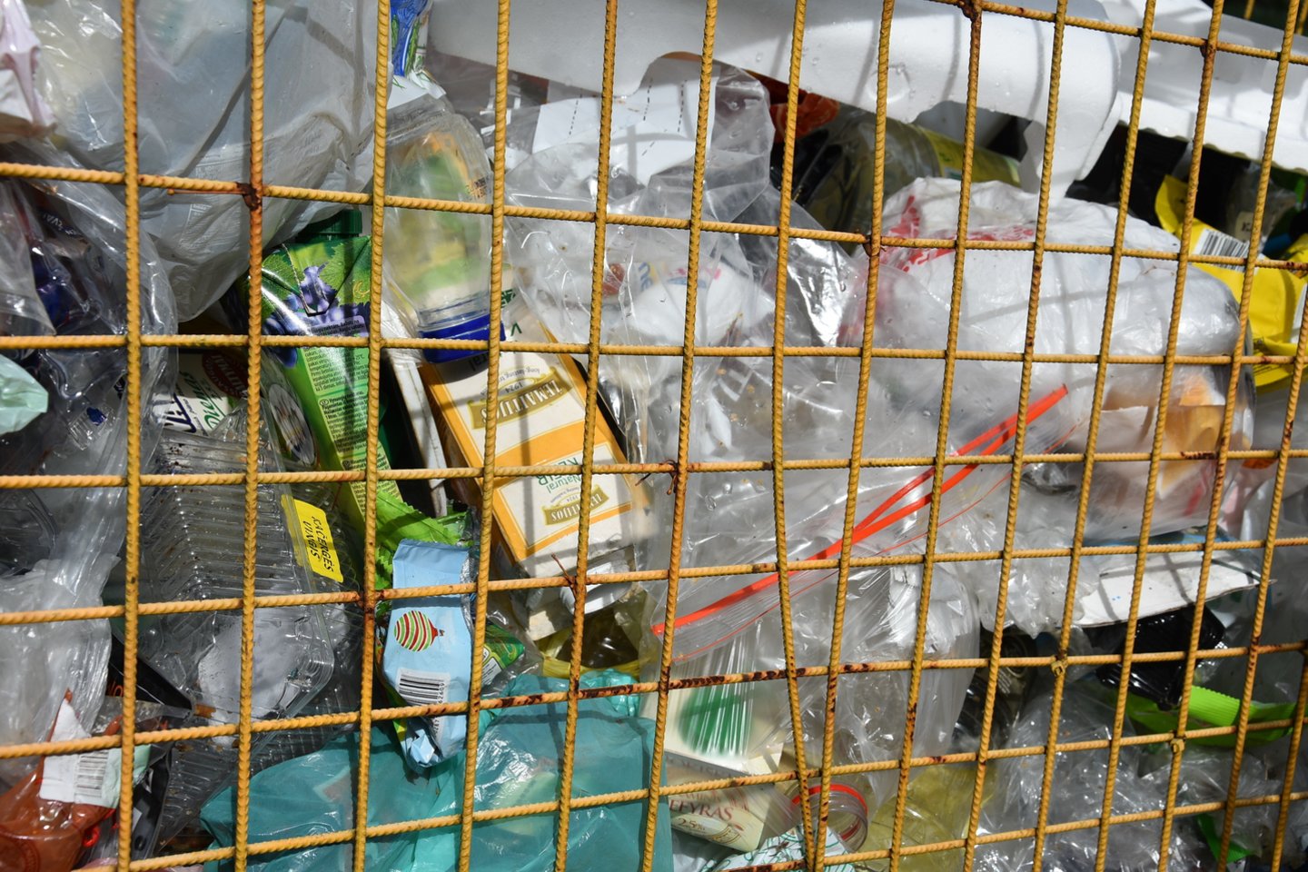 Nepanaudoto maisto kiekis vienai parduotuvei mažėjo daugiau kaip 1,5 tonos.<br>A.Srėbalienės nuotr.