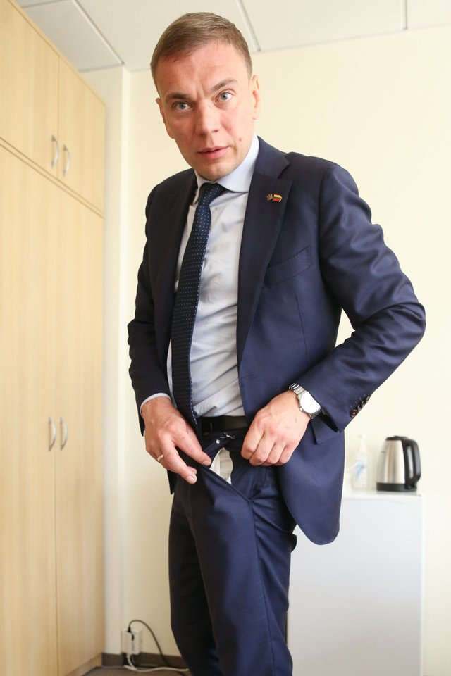 Seimo Darbo partijos frakcijos nario Mindaugo Puidoko kabinete ketvirtadienį atlikta krata.<br>R.Danisevičiaus nuotr.