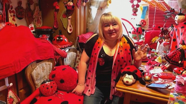 Ukrainietė sumušė pasaulio rekordą: namuose turi daugiau nei 20 tūkst. daiktų boružėlės tema