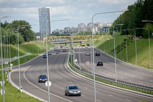 Viaduko Vilniuje, vedančio į niekur, prieigos bus sutvarkytos, bet ne šiemet