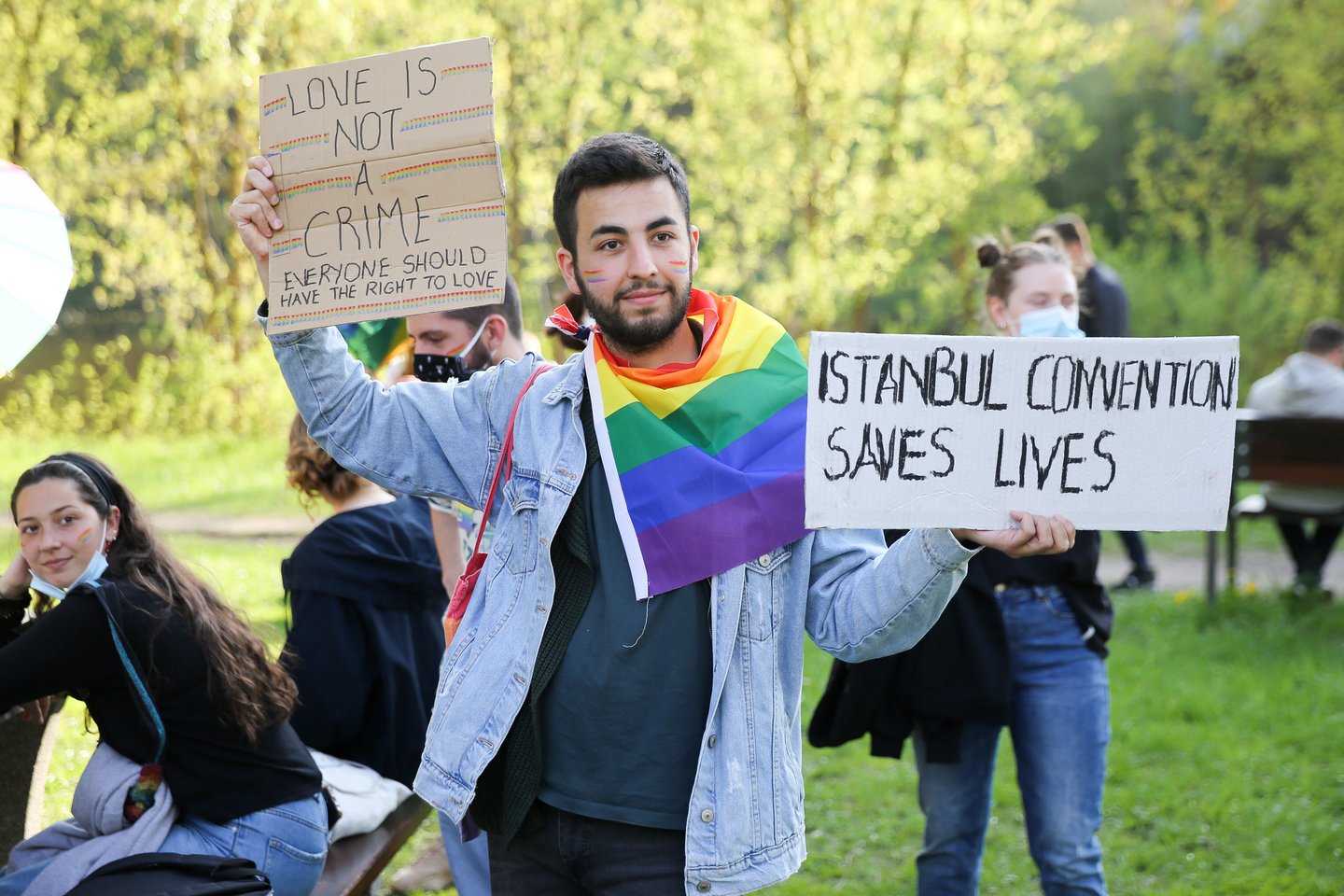 Didysis šeimos gynimo maršas . gėjai žvėryno pėsčiųjų tiltas LGBT<br>T.Bauro nuotr.