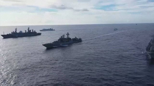 Rusija Ramiajame vandenyne pradėjo karinio laivyno pratybas: praktikuosis puolimo ir gynybos operacijas