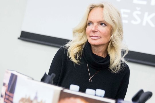 Mirė pasaulinio bestselerio autorė Lucinda Riley, viešėjusi Lietuvoje