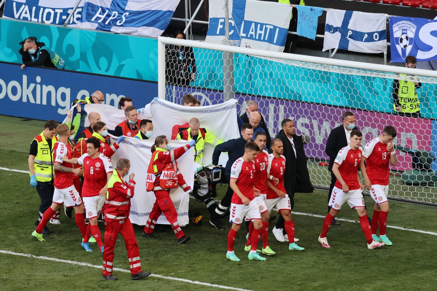 Danijos ir Suomijos rungtynės buvo nutrauktos. <br>AP/Scanpix nuotr.