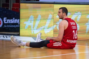 „Bayern“ puolėjui skubiai atlikta galvos operacija: kraujas išsiliejo į smegenis