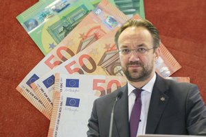 Lietuvos bankas pasiruošęs reaguoti į NT rinkoje pakilusią temperatūrą – vieną pasiūlymą jau pateikė