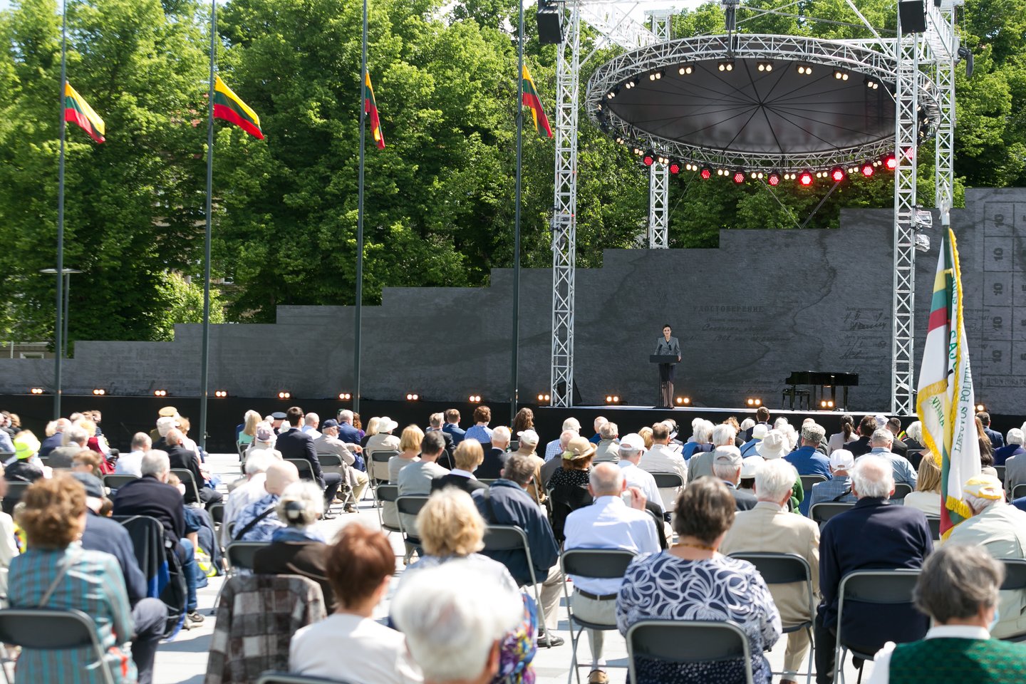 Lietuvoje pirmadienį minima Gedulo ir vilties diena – birželio 14-ąją prieš 80 metų šalį okupavę sovietai pradėjo masinius gyventojų trėmimus į Sovietų Sąjungos gilumą.<br>T.Bauro nuotr.