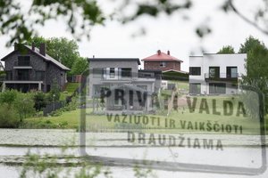 Šalia Vilniaus naujakuriai pasisavino ežerą: ne tik automobiliu, bet ir pėsčiomis neįžengsi į jų saugomą teritoriją