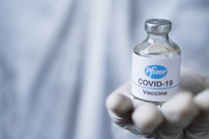 Lietuvą pirmadienį pasiekė per 142 tūkst. „Pfizer“ vakcinos dozių