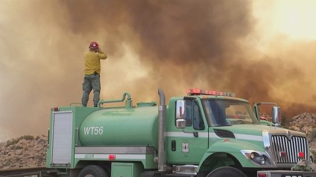 Stipri karščio banga pasiekė Kaliforniją: paskelbti įspėjimai apie pavojų sveikatai ir gaisrus