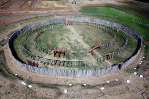 Archeologai: pasirodo, čia ne tik vyko kraupūs ritualai, bet ir buvo žmonių namai