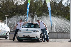 Pirmųjų elektromobilių varžybų nugalėtojai ruošiasi šių metų startui: tikrai turime ką įrodyti