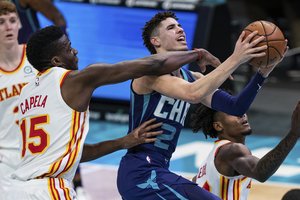 Iš Prienų į NBA aukštumas – LaMelo Ballas tapo geriausiu lygos naujoku