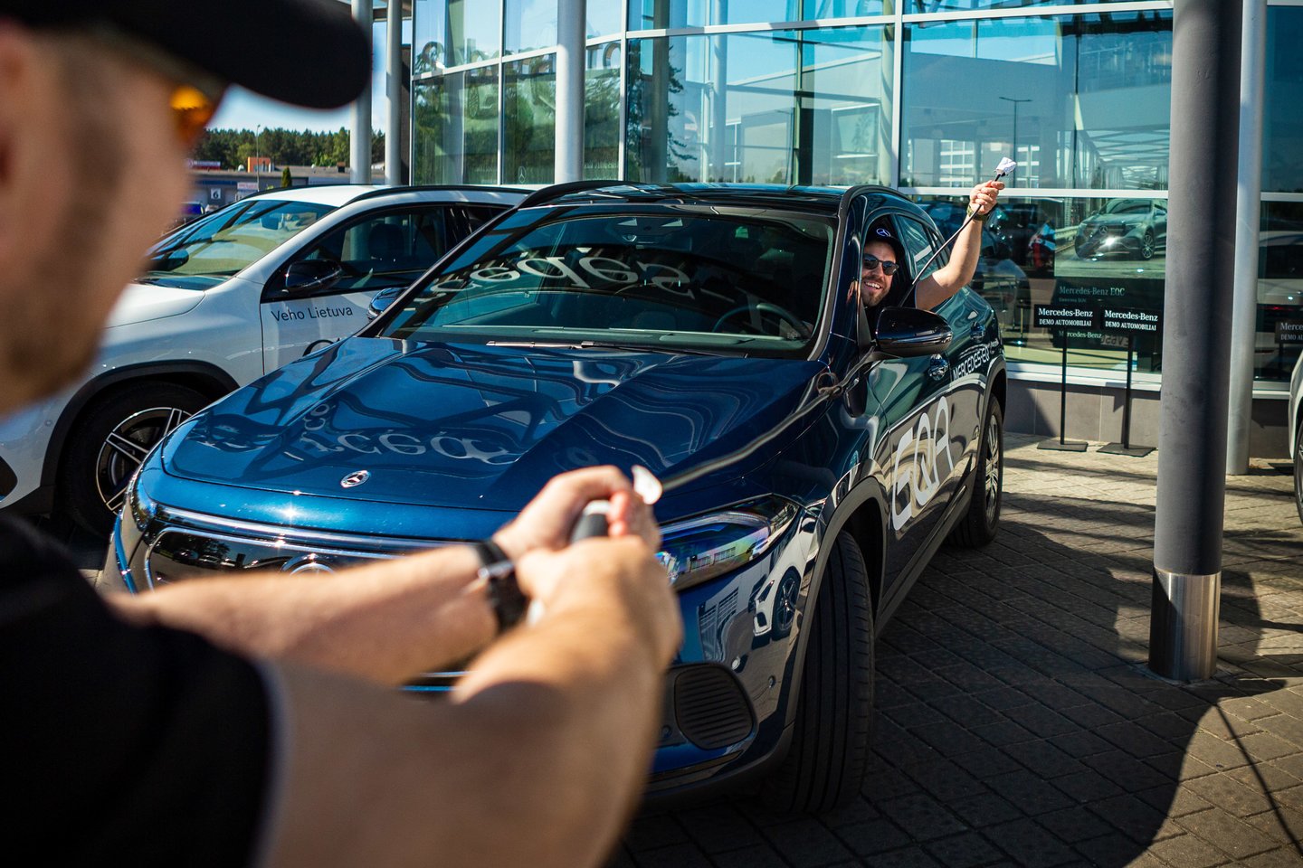 Automobilių industrijai sparčiai didinant elektromobilių gamybos apsukas neatsilieka ir vokiečiai „Mercedes-Benz“.<br>Tomo Krisiulevičiaus nuotr.