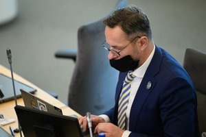 Po opozicijos raginimų Ž. Pavilionis trauktis neketina: paskelbta nepasitikėjimo procedūra, vyks slaptas balsavimas