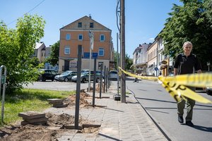 Panevėžio centre tvorą statančius darbininkus išbaidė fotografai – sklypo savininkui teks aiškintis dėl nelegalių statybų