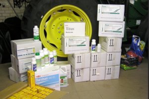 Įkliuvo chemikalų prekiautojas – įtariamas PVM vengimu ir klastočių laikymu