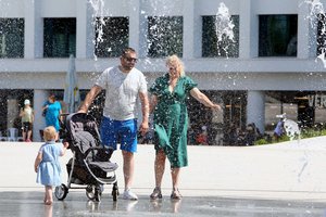 Rekomendacijos karščiui jautriems žmonėms: ko šiukštu nevalgyti ir kaip apsisaugoti