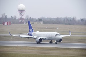 A. Merkel: oro transportas turi skubiai pereiti prie atsinaujinančių energijos išteklių