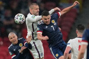 Prapliupęs lietus neatvėsino britiškojo derbio: emocijos ir progos „Wembley“ stadione liejosi laisvai